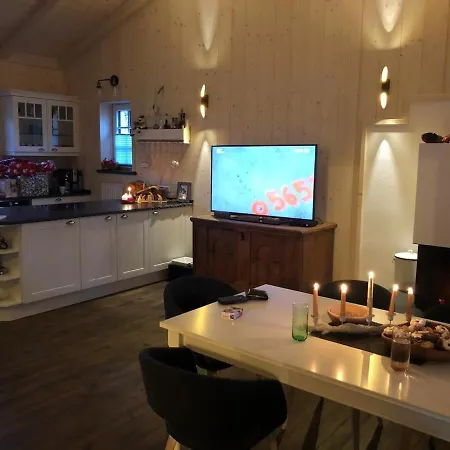 Holzhaus Mit Besonderem Ambiente * Lengau