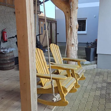 Holzhaus Mit Besonderem Ambiente * Lengau