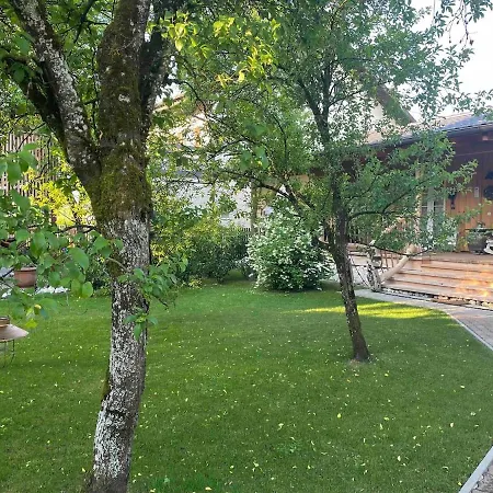 別荘 Holzhaus Mit Besonderem Ambiente