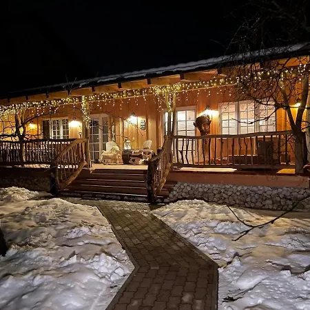 Holzhaus Mit Besonderem Ambiente 別荘