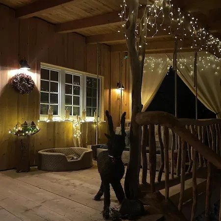 別荘 Holzhaus Mit Besonderem Ambiente