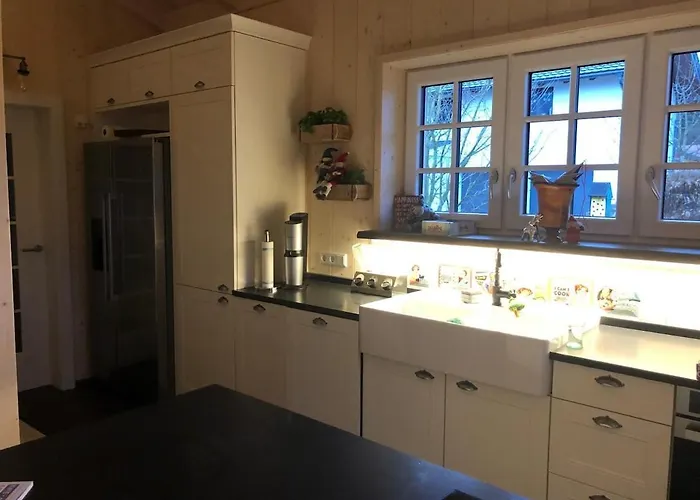 Holzhaus Mit Besonderem Ambiente 別荘 *