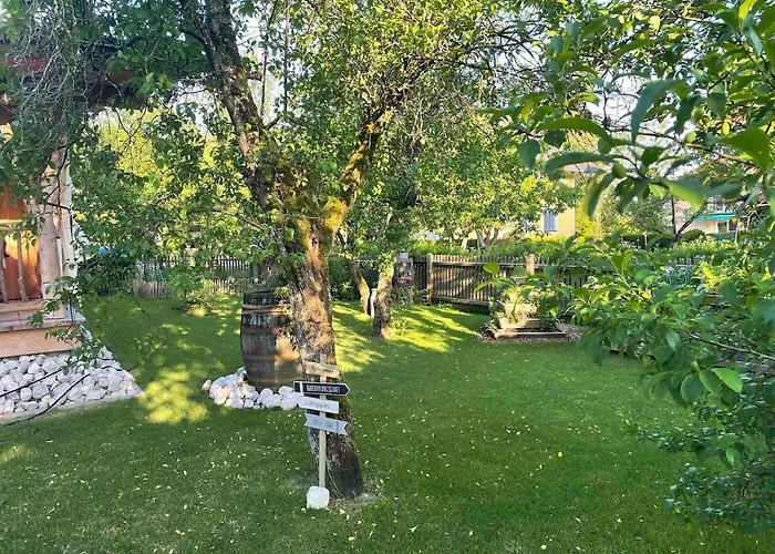 Holzhaus Mit Besonderem Ambiente